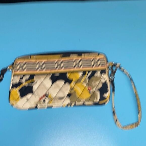 Vera Bradley On the Go Zip Top Wristlet Dogwood Convertible purse - Picture 7 of 7